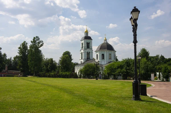 Kerk van pictogram van onze dame leven-gevende Lente in Tsaritsyno — Stockfoto