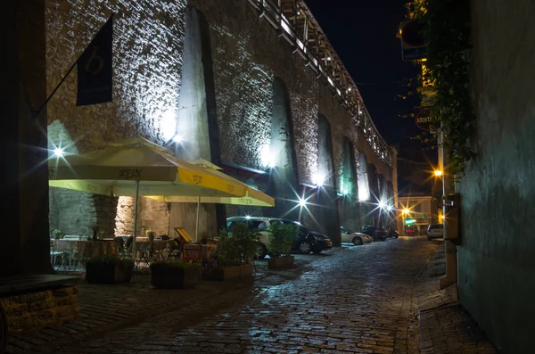 Régi Tallinn az éjszakában — Stock Fotó