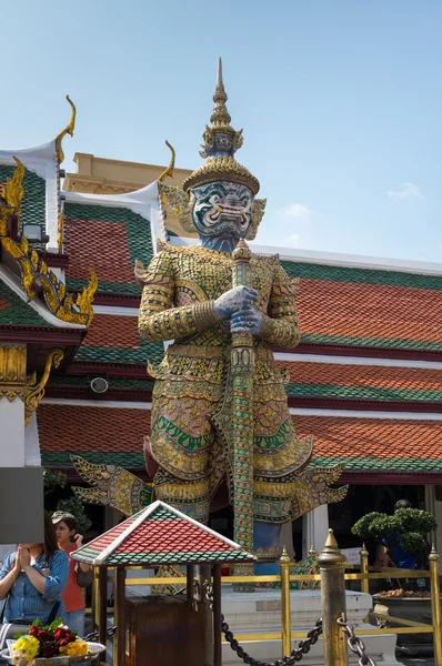 Guardián del demonio en Wat Phra Kaeo —  Fotos de Stock