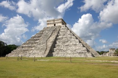Chichen Itza Tüylü yılan piramitte