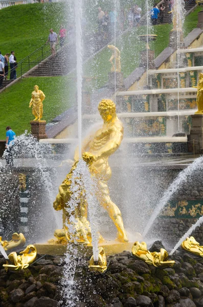 Samson fountain of the Grand Cascade — Stock Photo, Image