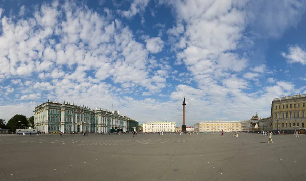 Schloßplatz in Sankt-Peterburg — Stockfoto