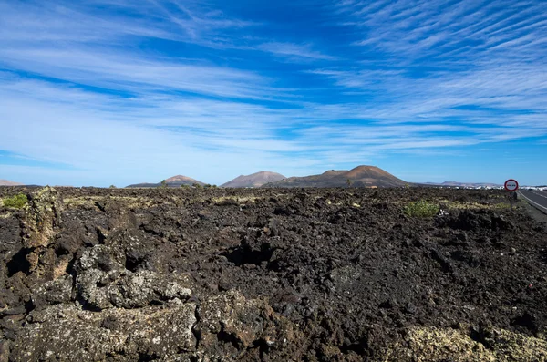 Paisaje volcánico de la isla de Lanzarote — Foto de Stock