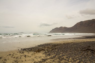 Atlantik Okyanusu kıyısında