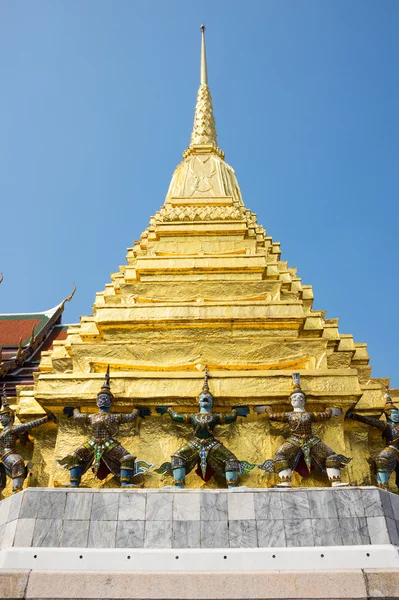 Demon guardians in Wat Phra Kaeo — Stock Photo, Image