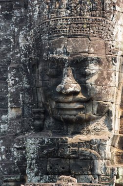 Buda yüzler Bayon Tapınağı