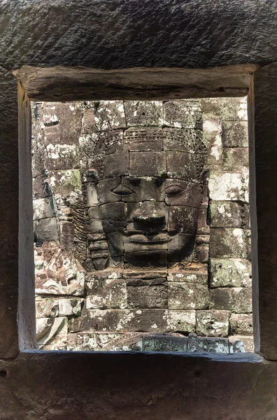 Buddha kasvot Bayon temppeli — kuvapankkivalokuva