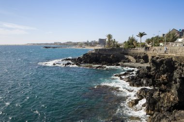 Atlantik Okyanusu kıyısında