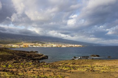 Atlantik Okyanusu kıyısında