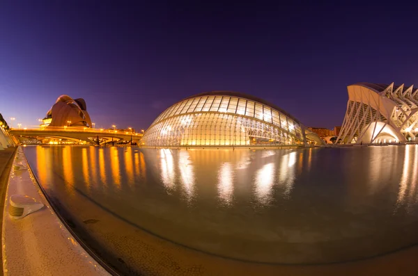 Cidade das artes e das ciências durante a noite — Fotografia de Stock