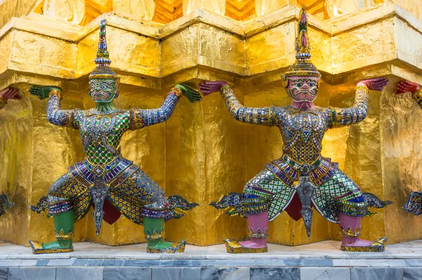 Guardián del demonio en Wat Phra Kaeo —  Fotos de Stock