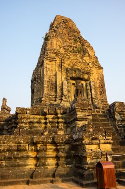 Phnom Bakheng Tapınağı'nda günbatımı