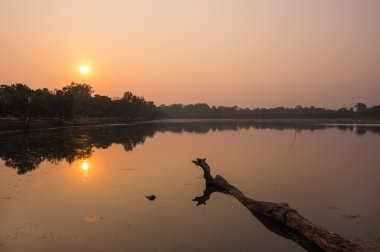 Srah Srang gün batımında