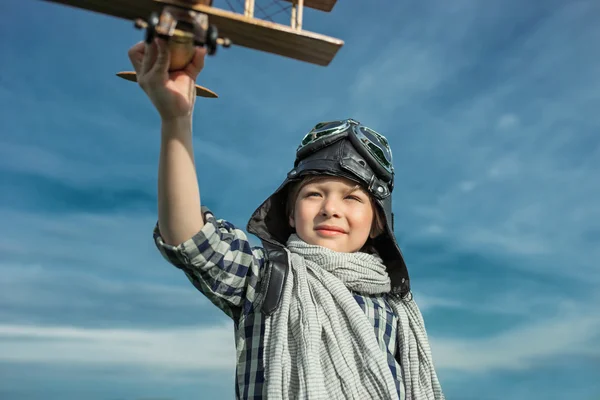 Little boy outdoors — Stock Photo, Image