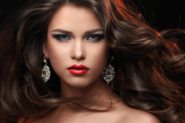 Güzel bir kızın portresi.