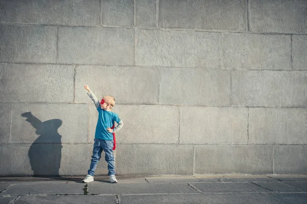 Menino mascarado — Fotografia de Stock