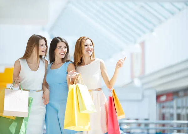 Clientes sonrientes en interiores —  Fotos de Stock