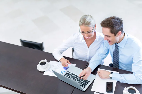 Hommes d'affaires au bureau Images De Stock Libres De Droits