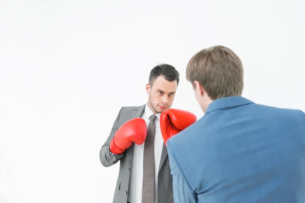 Empresarios en guantes de boxeo —  Fotos de Stock