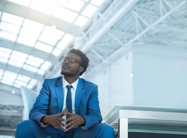 The dark-skinned man — Stock Photo, Image