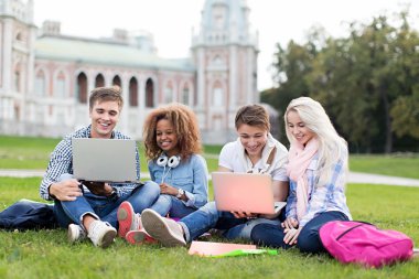 Üniversite öğrencileri