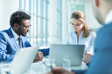 Ofiste takım çalışması