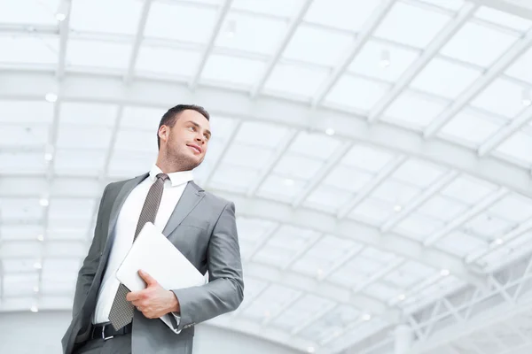 Volwassen man in office — Stockfoto