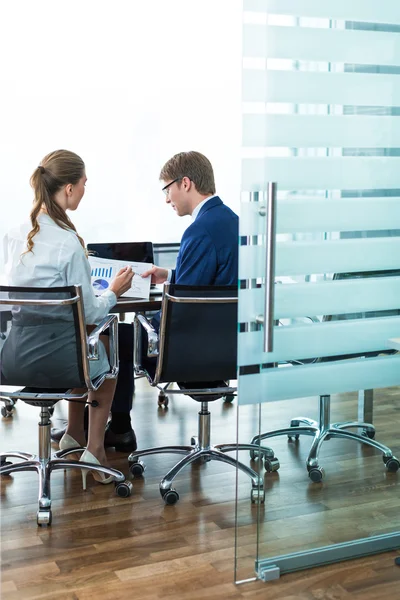 Personas en el cargo — Foto de Stock