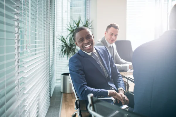 Empresarios en el cargo — Foto de Stock