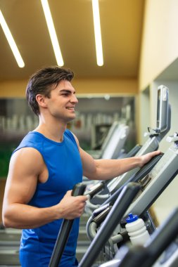 gülümseyen adam kapalı