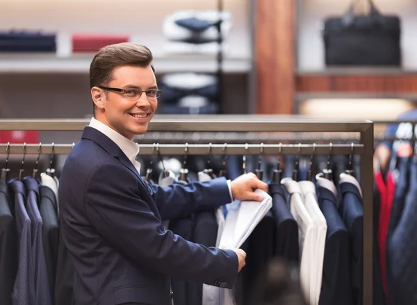 Cliente sorridente in casa — Foto Stock