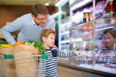 Baba ve oğlu, vitrin