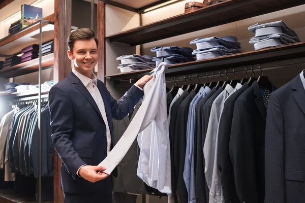 Shopaholic in shop — Stock Photo, Image