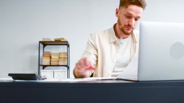 Concentrated financial director looks through plan papers — Stock Video