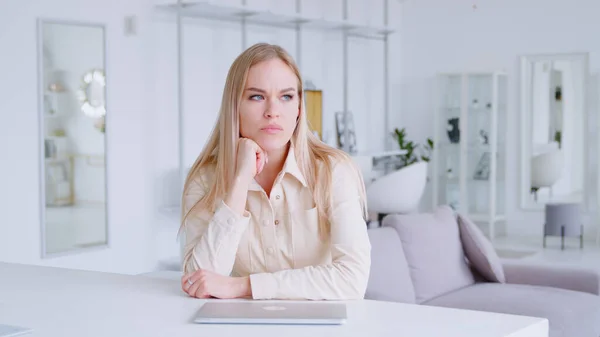 Young attractive adult woman with a blong hair — Φωτογραφία Αρχείου