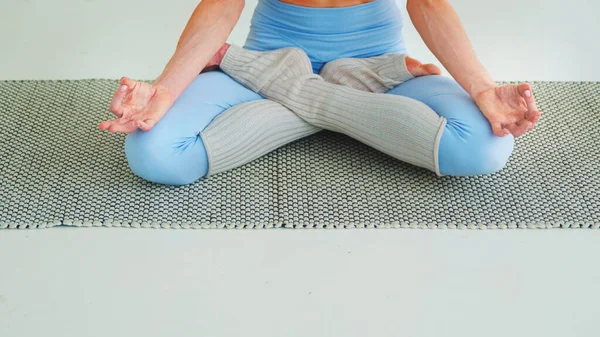 Time for practicing yoga close-up — Stock Photo, Image