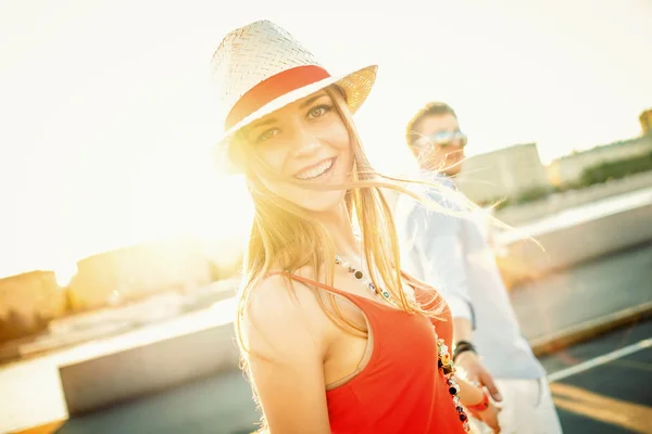 Pareja joven — Foto de Stock