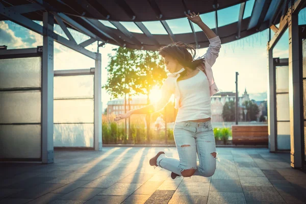 Glad tjej — Stockfoto