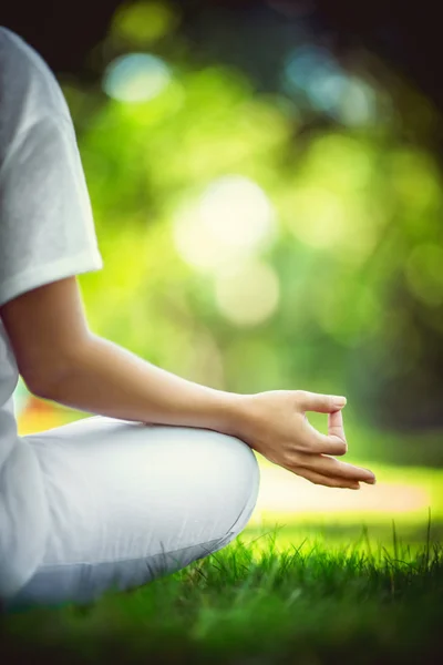 V aplikaci lotus pose — Stock fotografie