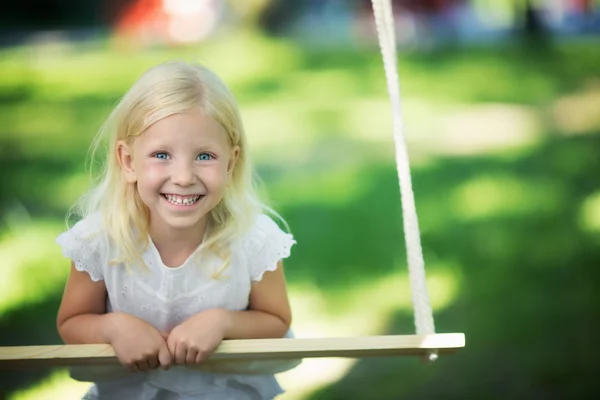 Bambino sorridente — Foto Stock