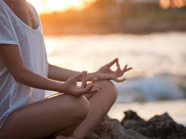 Lotus pose — Stock Photo, Image