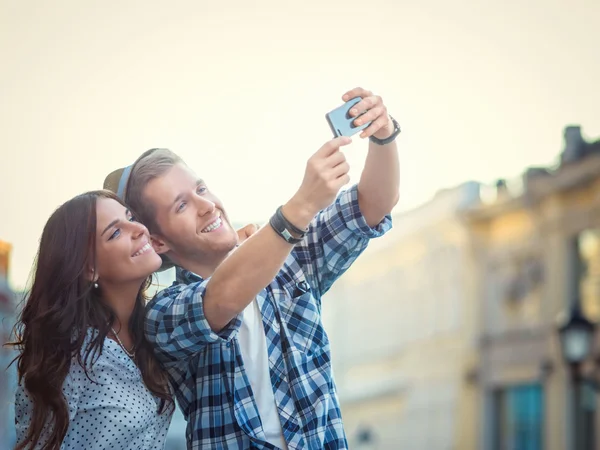 Coppia sorridente — Foto Stock