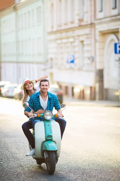 Auf einem Motorroller — Stockfoto