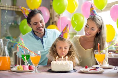 Evde mutlu bir aile