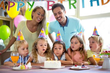 Evde mutlu bir aile