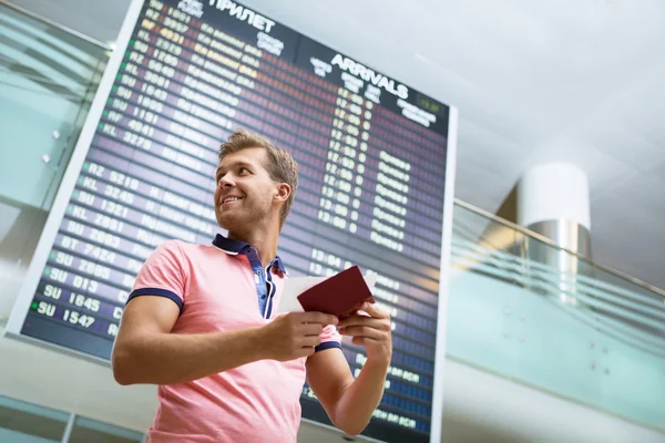 Man in luchthaven — Stockfoto