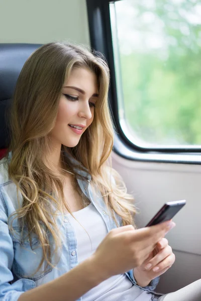 Estudante em trem — Fotografia de Stock