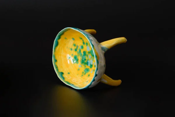 Fotografi Perangkat Kerajinan Keramik Buatan Tangan Otentik Pada Latar Belakang — Stok Foto