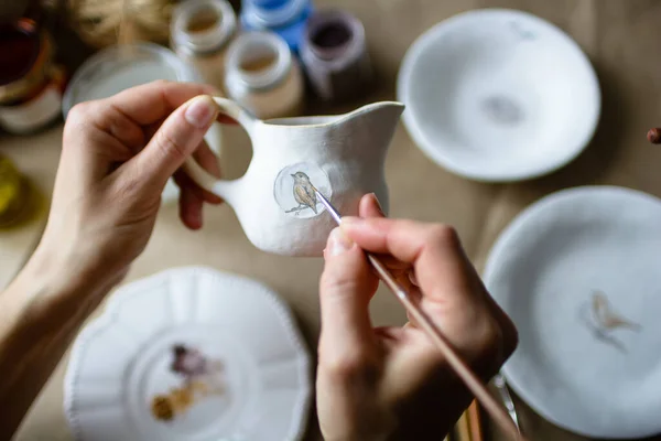 Process Hand Painting Ceramic Hand Made Dishes Selective Focus — Stock Photo, Image