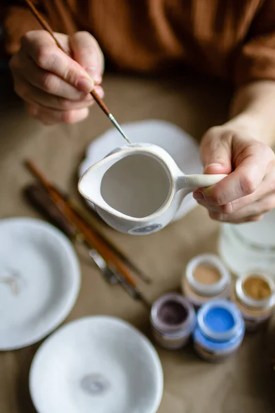 Process Hand Painting Ceramic Hand Made Dishes Selective Focus — Stock Photo, Image